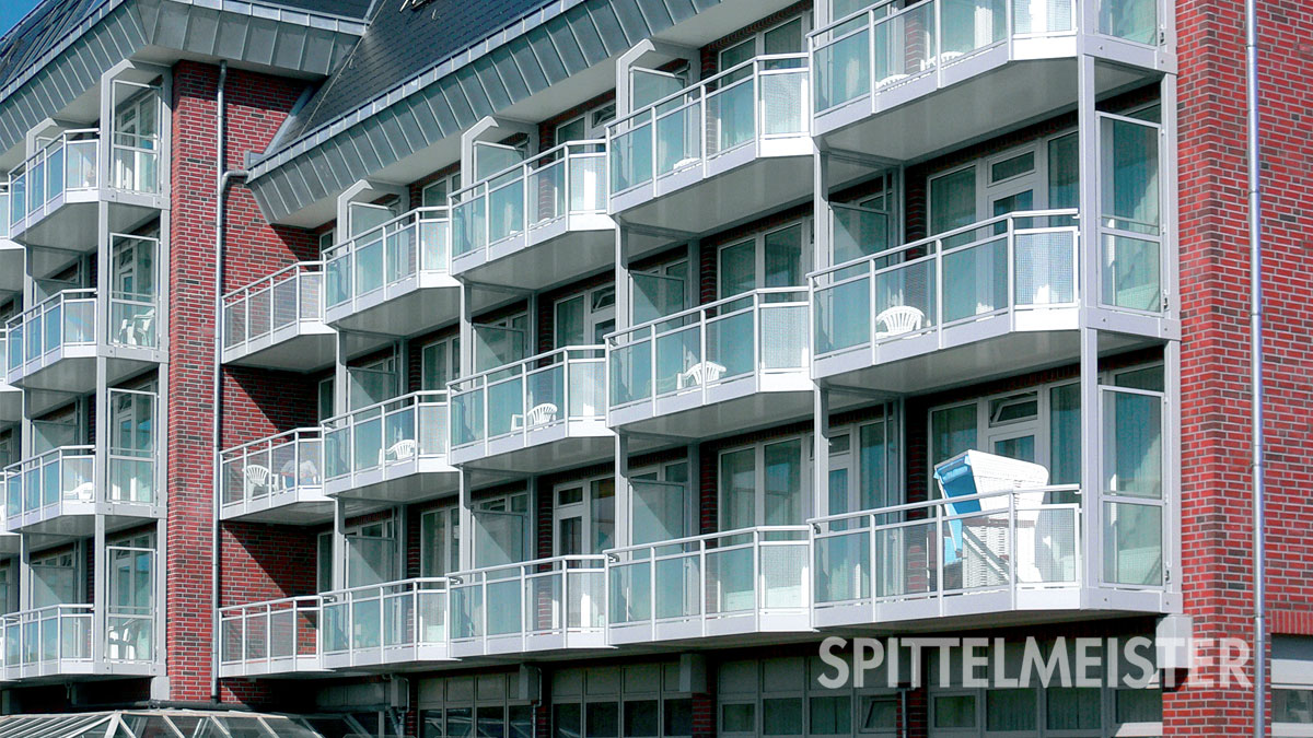 Balkonbau auf Sylt neue Balkone an BASF Ferienheim gebaut vom Balkonbauer Spittelmeister