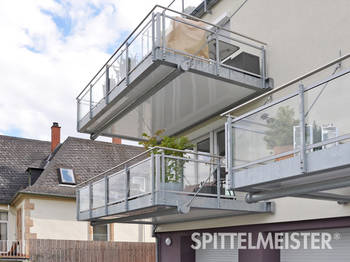 Passivhaus Stahlbalkone gebaut vom Balkonbauer Spittelmeister
