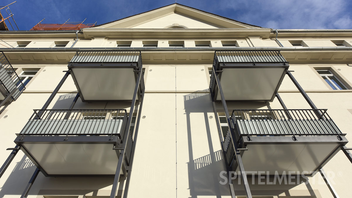 Referenz: Neue Aluminiumbalkone an Joffre Kaserne Rastatt nach der Balkonsanierung