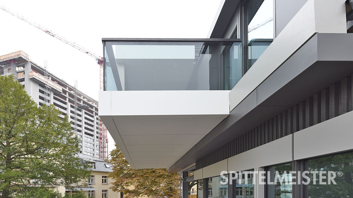 T Rex Balkon für neues Hochhaus in Frankfurt gebaut vom Balkonbauer
