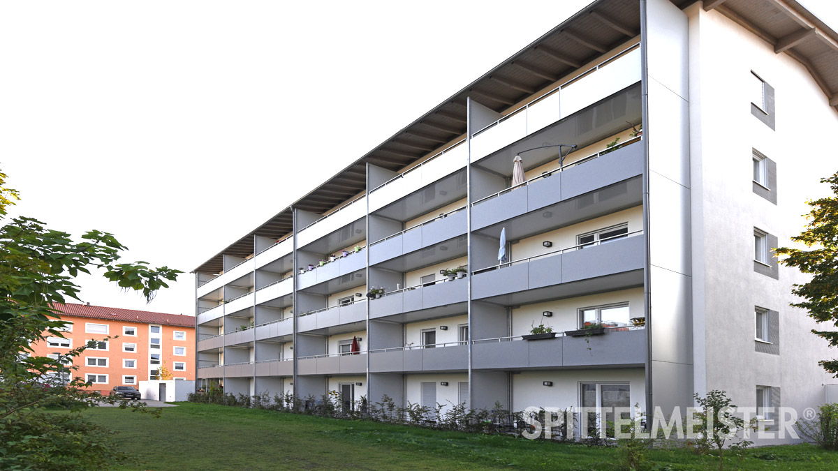 Mehrfamilienhaus Wohnungsbaugenossenschaft Traunstein mit Balkon