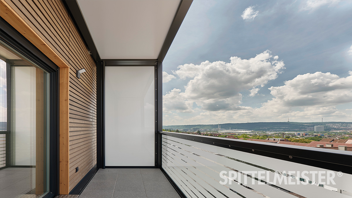 Balkone mit Sichtschutz Glas und Holz