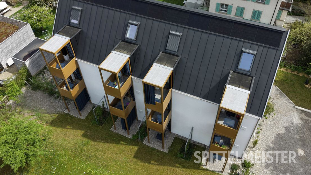 Schweiz Balkone mit schallschutz © Balkonbauer Spittelmeister Balkontürme mit jeweils zwei Balkonen sowie einem Flachdach