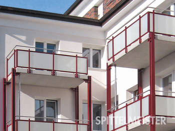 Betonbalkone auf Stahlstützen, Balkonbau in Hamburg