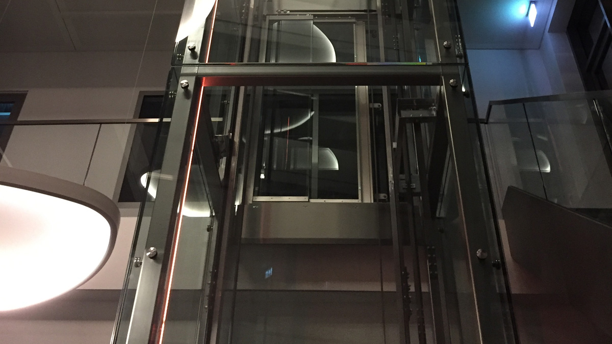 Aufzug als Personenaufzug mit Glas