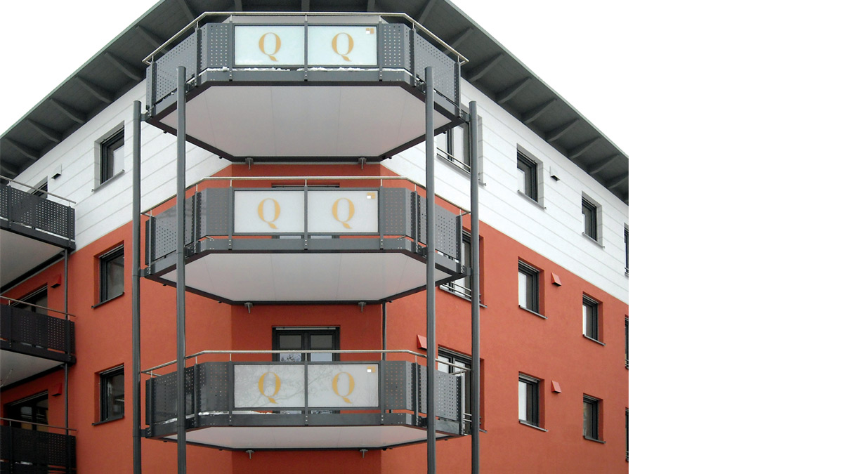 Balkone am Neubau einer Seniorenwohnanlage in Ansbach gebaut von Spittelmeister