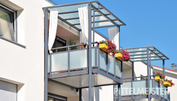 Balkonzubehör: Balkonblumenkasten mit Halterung vom Balkonbauer Spittelmeister online. Alle Möglichkeiten ansehen